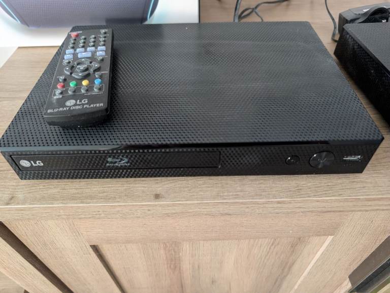 LG BP250 Blu ray Dvd player