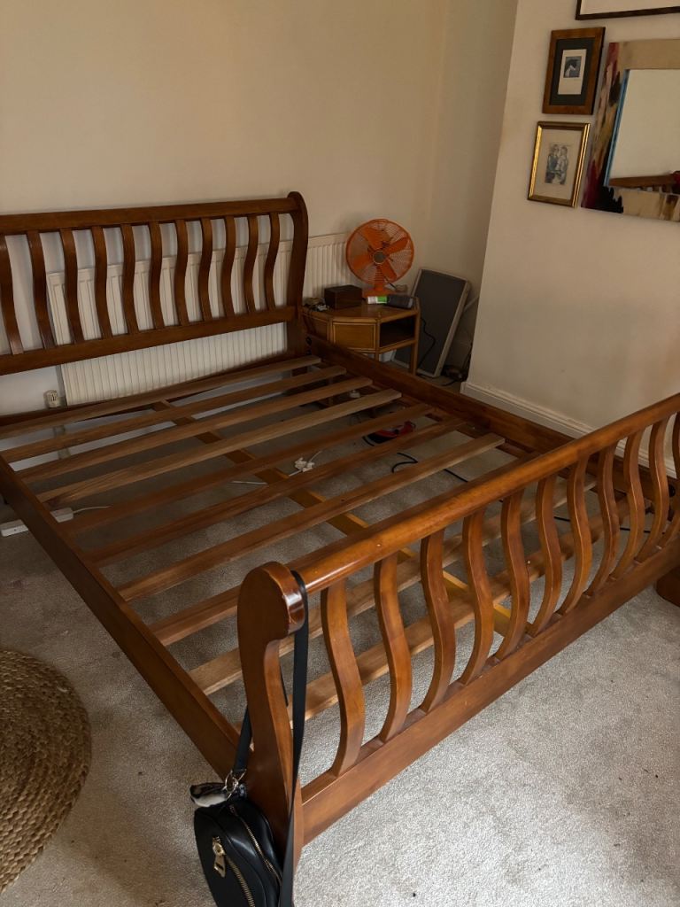 Solid wood Kingsize sleigh bed frame