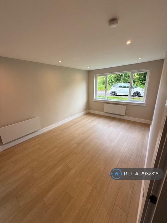 1 bedroom flat in Spateston Road, Johnstone, PA5 (1 bed) (#2932818)