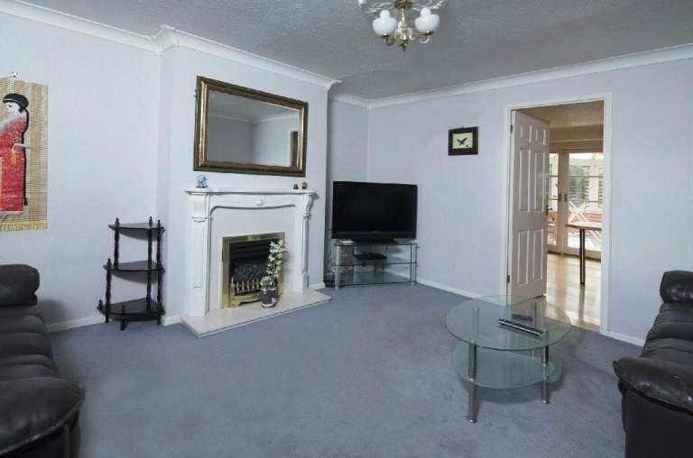 Nice room in Lower Earley to share