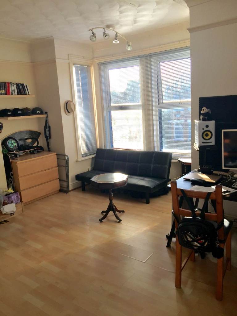1 bed flat - Shirley - BILLS INC - Available 27th January 2026