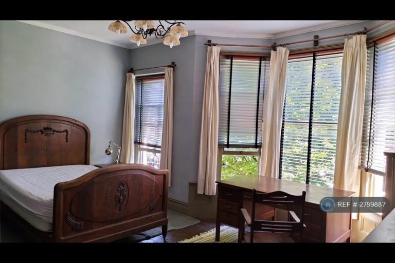 5 bedroom house in Connaught Road, Cardiff, CF24 (5 bed) (#2789887)