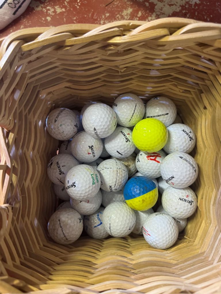 Qty 40 Srixon mixed golf balls, good condition