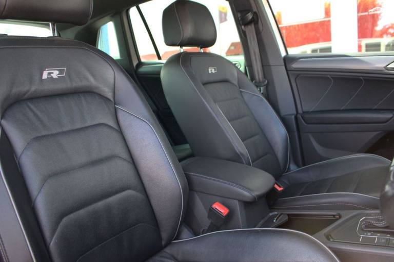 2020 70 VOLKSWAGEN TIGUAN 2.0 TDI R-LINE TECH SUV 5DR DIESEL DSG EURO 6 (S/S) (1