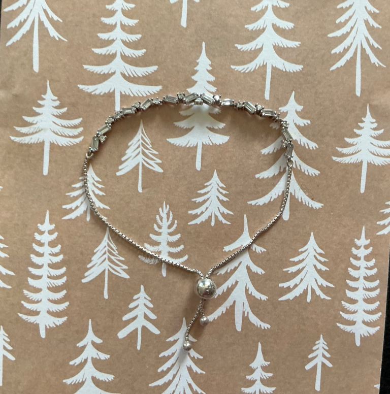 Beautiful 100% genuine PANDORA bracelet  925 real silver and marked 