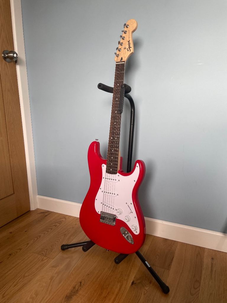 Fender Squire Sonic Stratocaster with Hardtail bridge