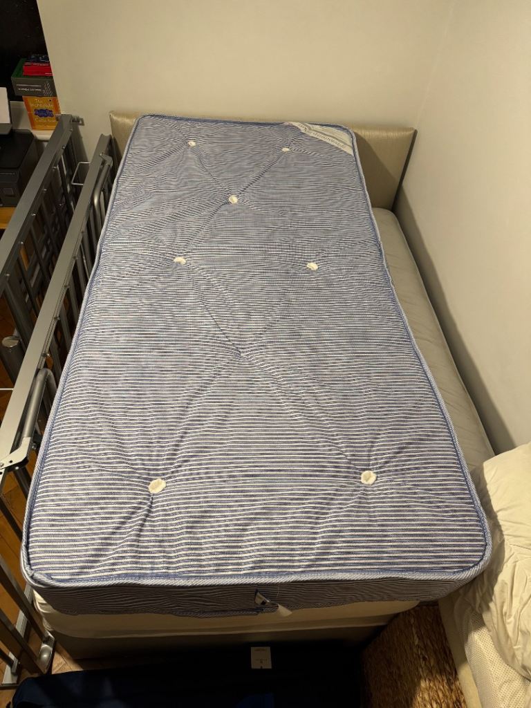 Single mattress for younger children used on a pull out bed