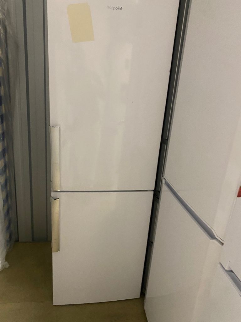 Whirlpool Freestanding Fridge Freezer - White, Good Condition