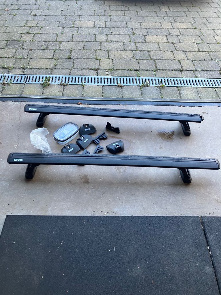 BMW Thule Roof Rack - Wingbar Evo with fixed point clamps