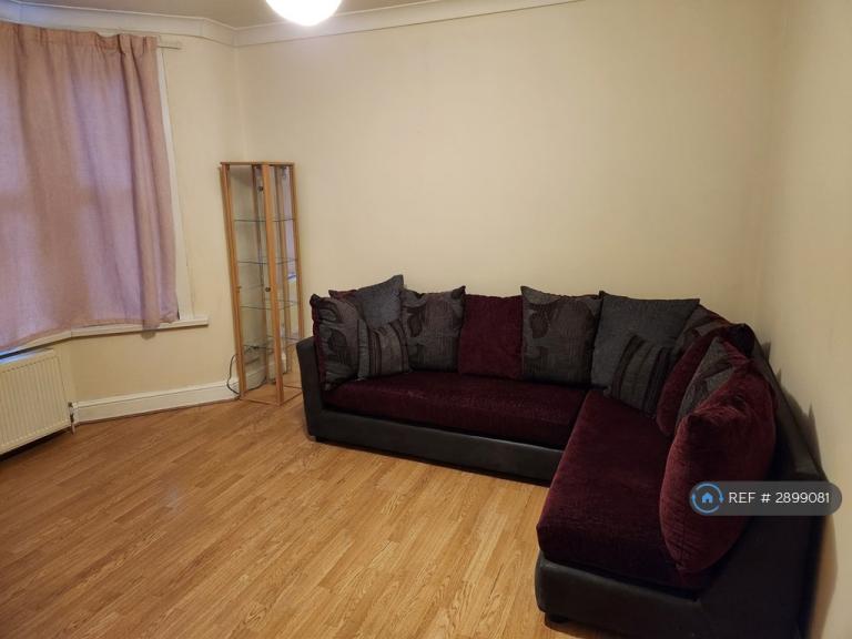 4 bedroom house in Adelaide Road, London, E10 (4 bed) (#2899081)