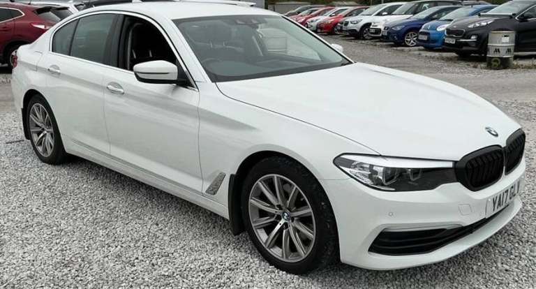 2017 BMW 5 Series 520D SE 4dr Auto ++ PRO MEDIA NAV / LEATHER / ULEZ / 8 BMW SERVICES ++ SALOON D...