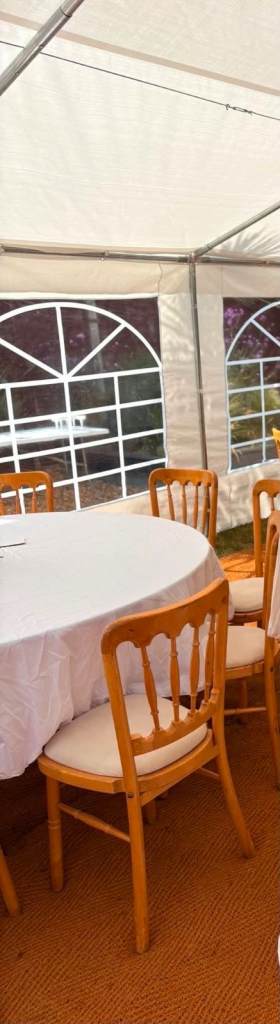 Various white tablecloths 