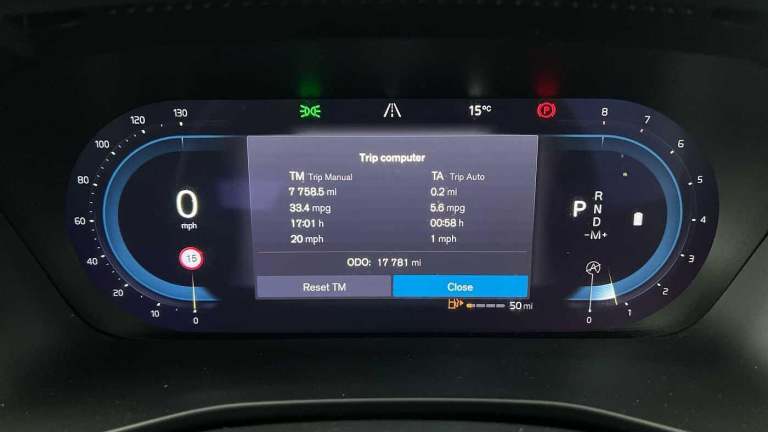 2022 Volvo XC40 Plus, B3 mild hybrid, Petrol, Dark ESTATE Petrol/Electric Hybrid Automatic