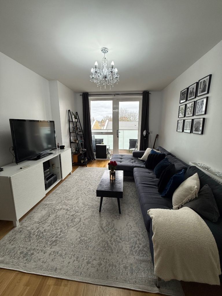 Modern 1 bedroom apartment to rent - short let 