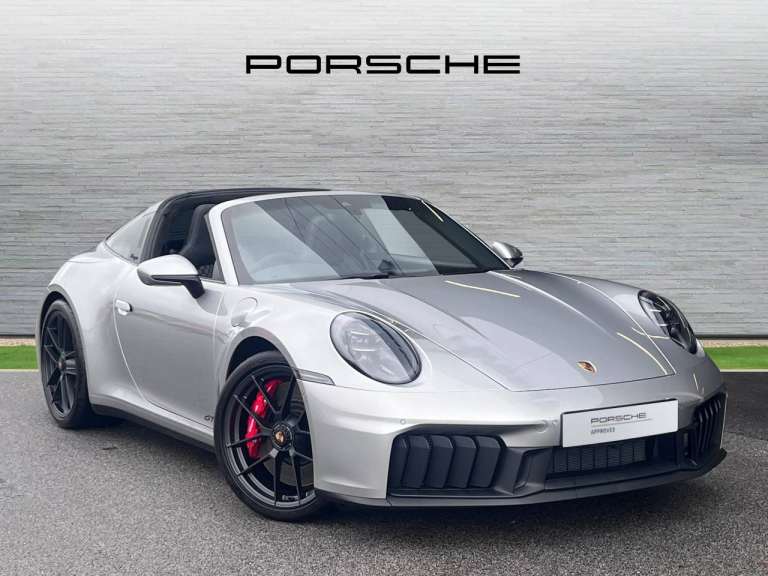 2025 Porsche 911 GTS t-Hybrid 2dr PDK Coupe Hybrid Automatic