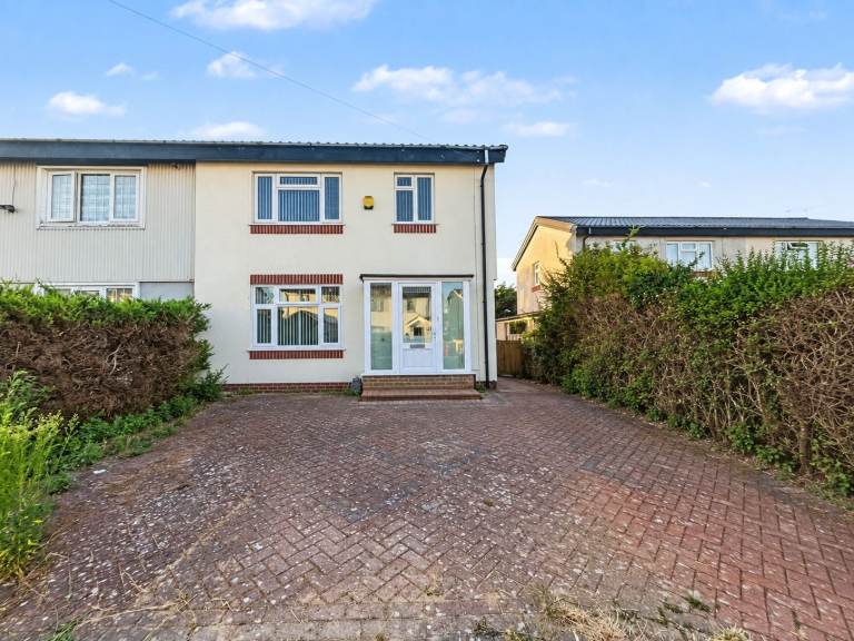 3 Bedroom House - Cippenham