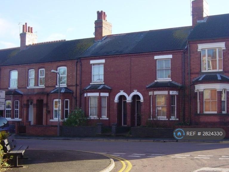 1 bedroom flat in Wolverton, Milton Keynes, MK12 (1 bed) (#2824330)