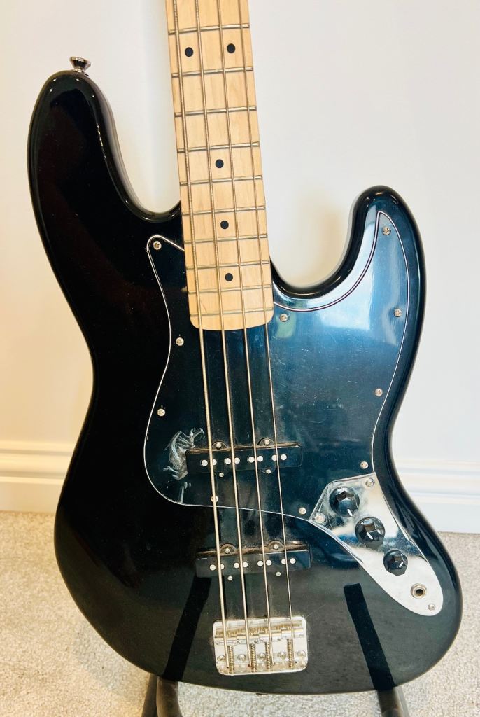 Squier Jazz Bass Guitar – Black, as new condition 