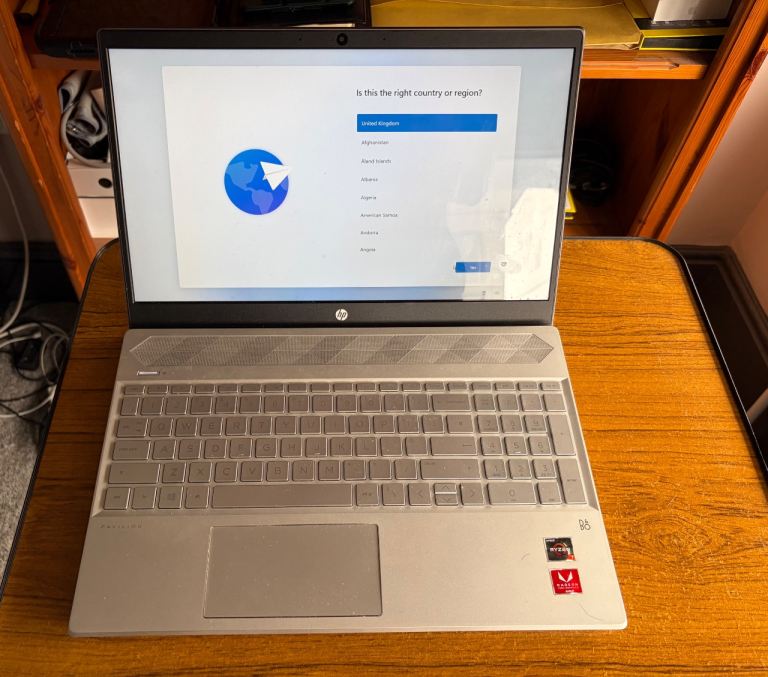 HP - Pavilion 15-cw1598sa 15.6” AMD Ryzen 7 Laptop - 256 GB SSD, Silver TOUCHSCREEN 