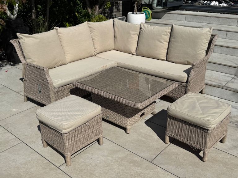 Bramblecrest luxury rattan garden patio conservatory or summerhouse corner sofa set £650