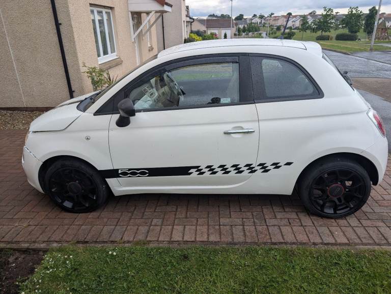 Fiat 500 White Hatchback (2014)
