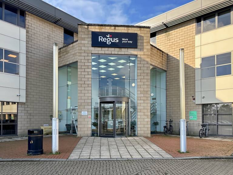 Birmingham - B90 8AG \ Flexible Office Space for 2 Workstations