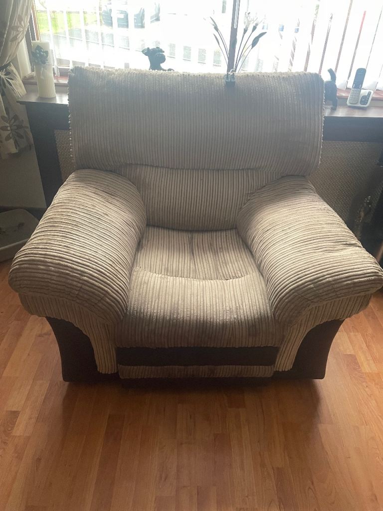 Jumbo cord electric recliner with USB port large 