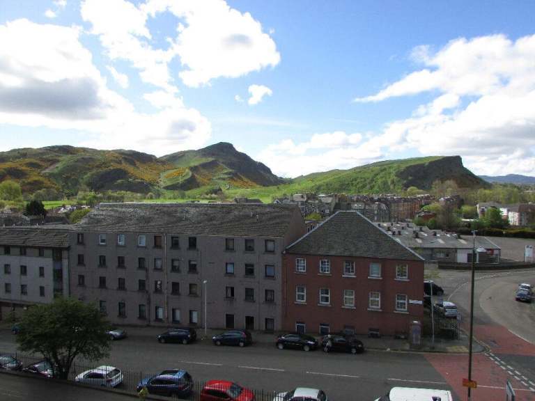 NO DEPOSIT. Abbeyhill  Furnished  1 bedroomed 2nd floor flat. Double glazed . Arthur Seat views