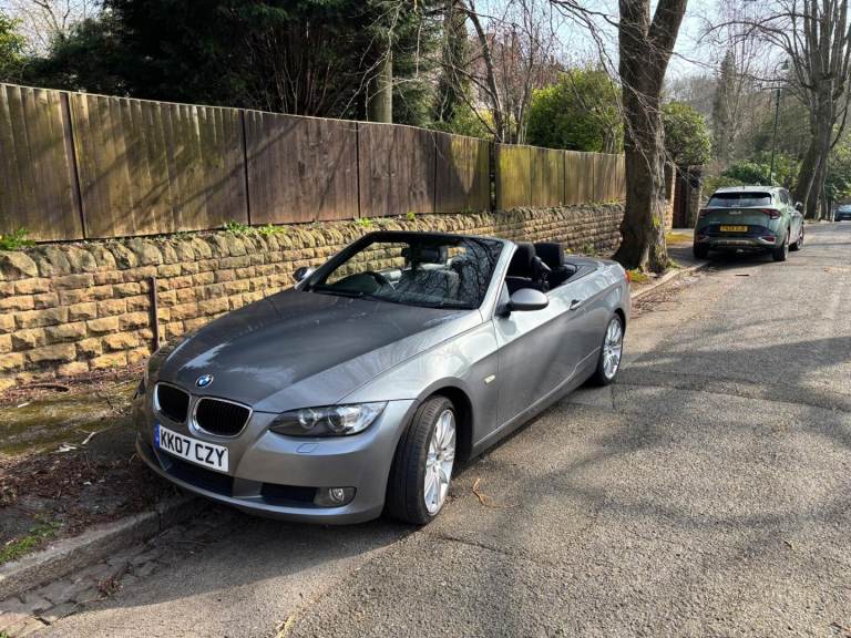 BMW HARD TOP CONVERTIBLE AUTOMATIC CAR VERY CLEAN