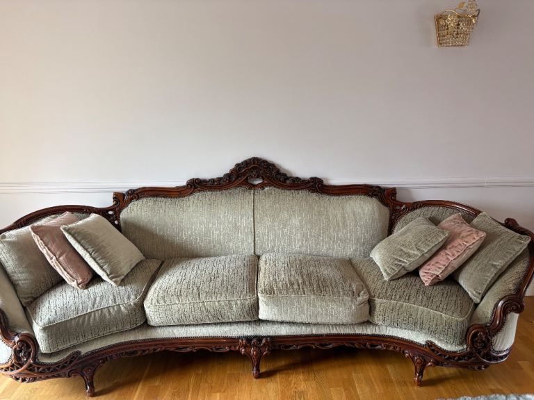 Sofa & 2 armchairs