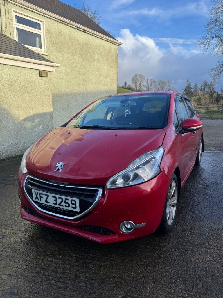 Peugeot, 208, Hatchback, 2015, Manual, 1560 (cc), 5 doors