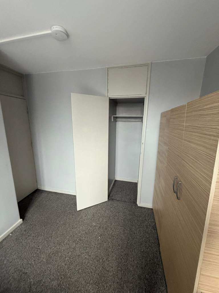 DOUBLE ROOM AVAILABLE NOW CANARY WARF , E14 – 3 minutes from station