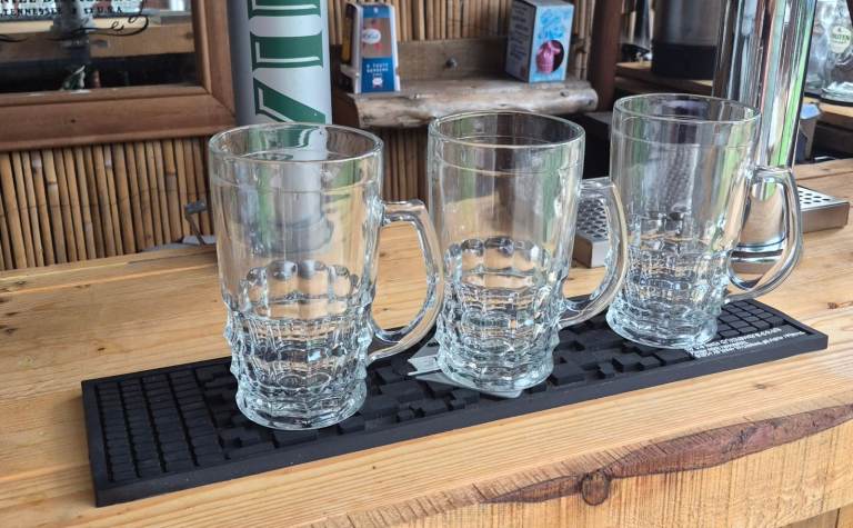 3 ravenhead pint glasses 