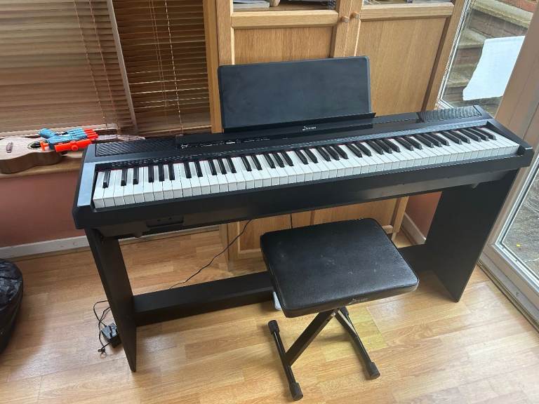 Electric Piano-Black Donner digital piano dep-10, with stand, foot pedals-Excellent Condition