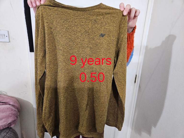 Good conditions clothes small.bundle for boy 9.10 years