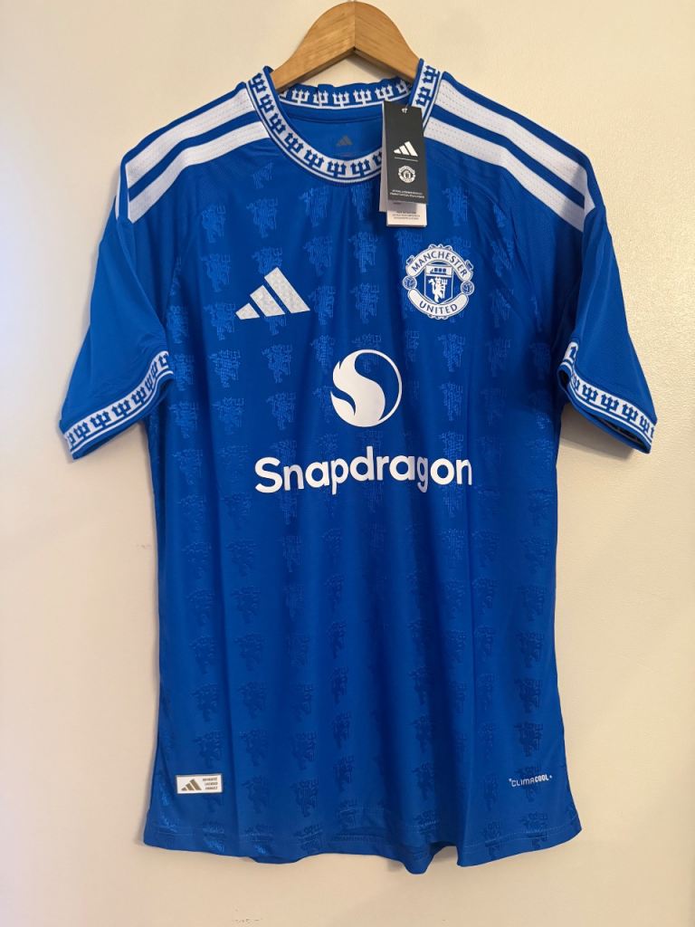 Man Utd 26/27 away shirt BNWT Adidas replica 
