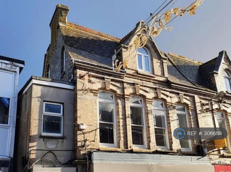 4 bedroom flat in Fore St, Newquay, TR7 (4 bed) (#3066118)