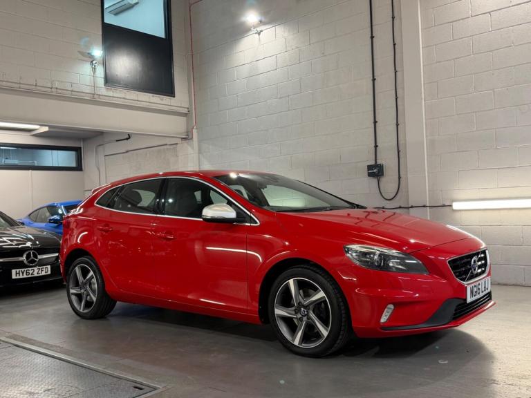 2016 Volvo V40 D2 [120] R DESIGN Lux 5dr HATCHBACK DIESEL Manual