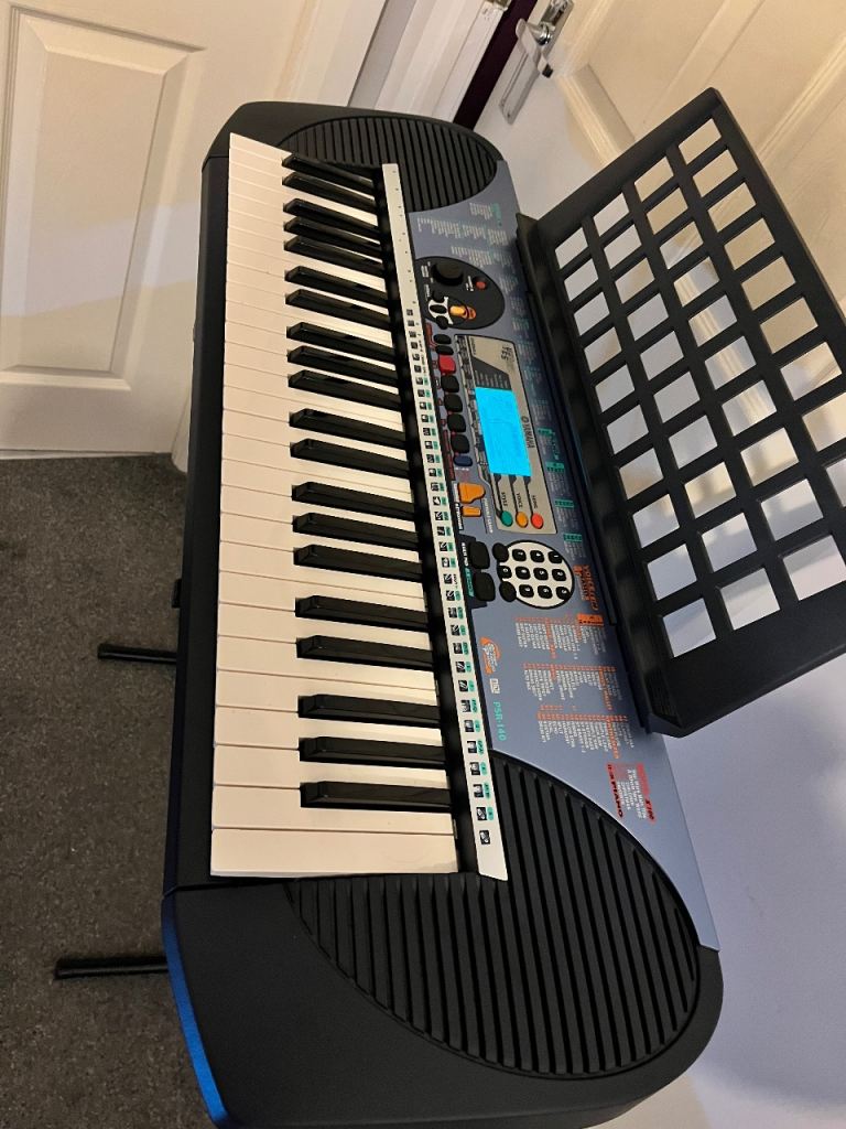 Yamaha PSR-140 Portatone Keyboard with Power Supply