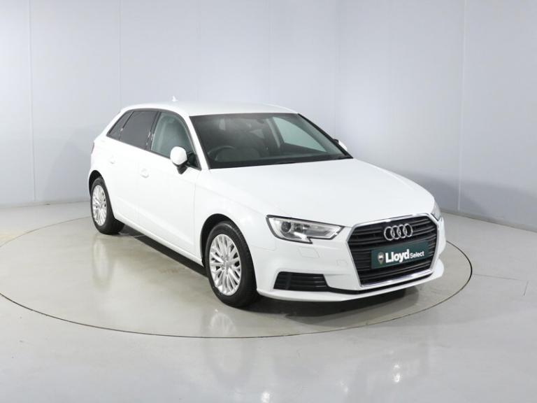 AUDI A3 1.6 TDI SE Technik 5dr