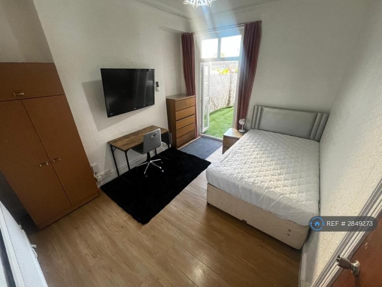 1 bedroom in Cowbridge Road, Bridgend, CF31 (#2849273)