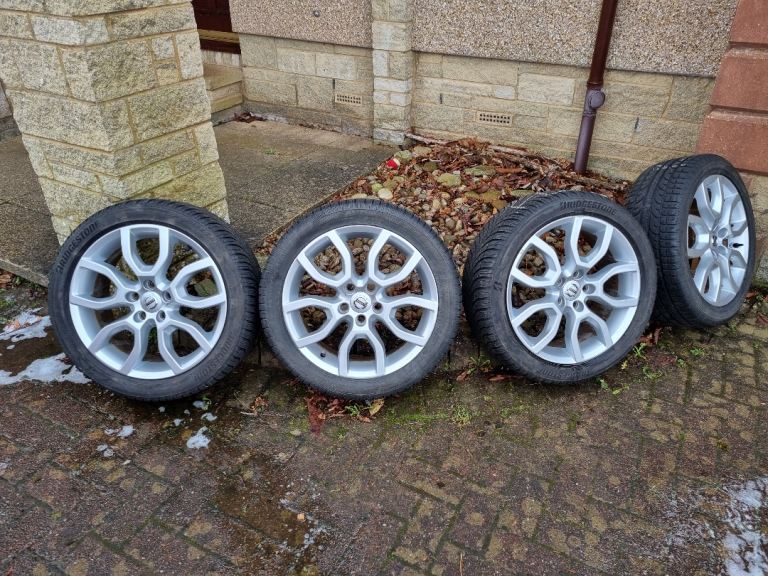 Volvo alloy wheels with winter tyres
