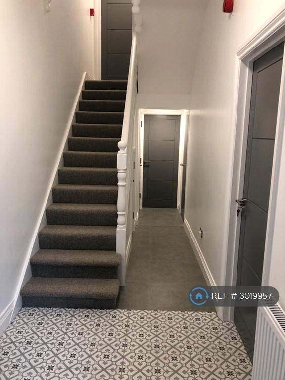1 bedroom in Catford, London, SE6 (#3019957)