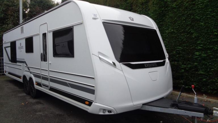 LMC 695 Vip Exquisit 5 BERTH,FIXED TRANSVERSE  BED,WITH END WASH ROOM 2024