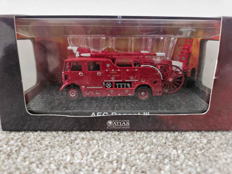 Collectible metal model of the AEC Regent III London Fire Brigade fire engine from Editions Atlas