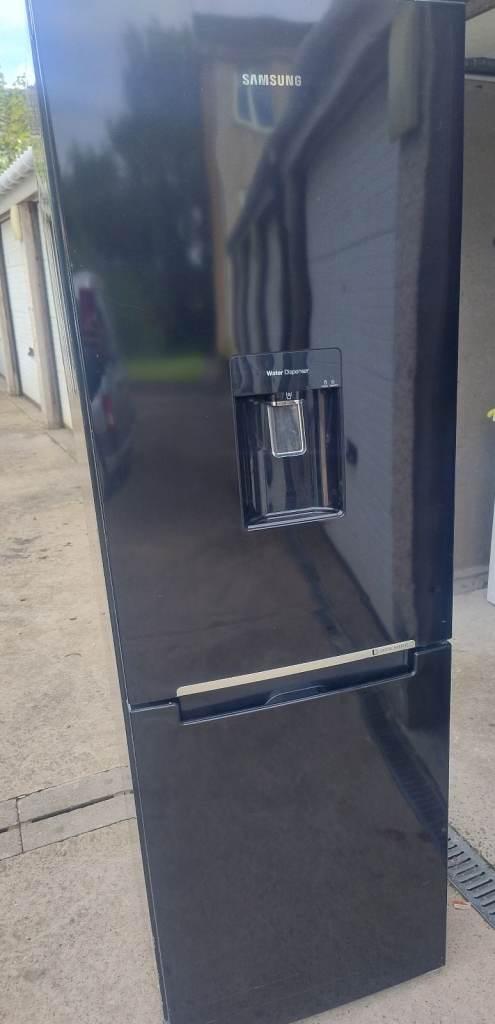 Fridge and freezer FREE DELIVERY IN GLASGOW 