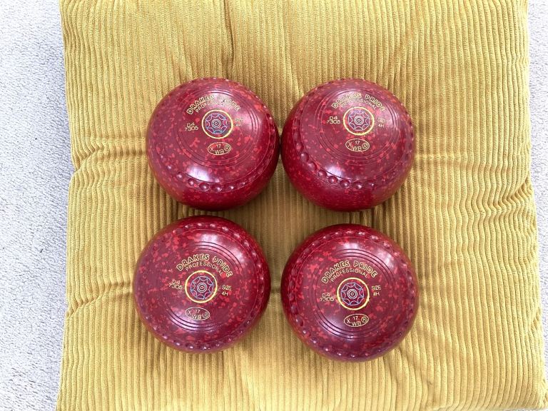 DRAKES PRIDE LAWN BOWLS SIZE 4H