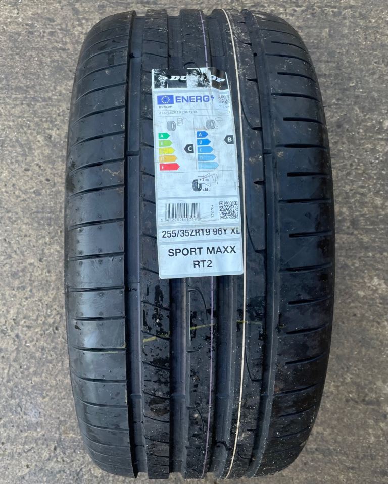 255 35 19 96Y Dunlop Sport Maxx RT2 XL Extra Load Tyre New DOT 3123