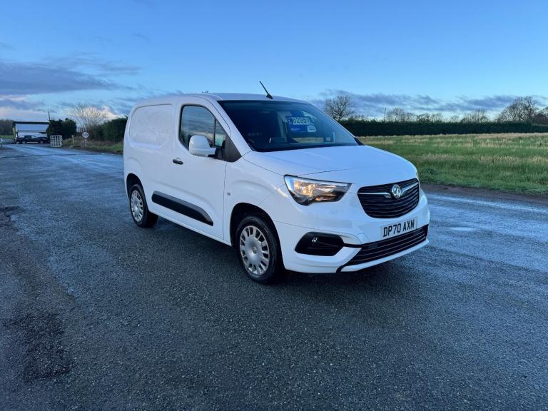 Vauxhall Combo 1.5 Turbo D 2300 Sportive Panel Van 4dr Diesel Manual ... 2020/70