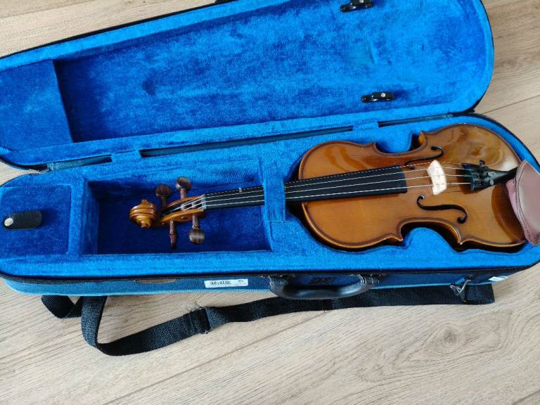Violin half size with case